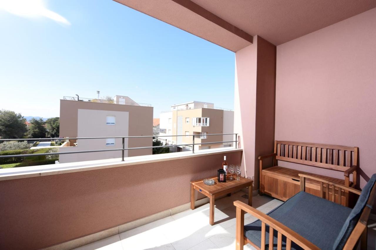 Novi Apartman Franka Apartment ซาดาร์ ภายนอก รูปภาพ