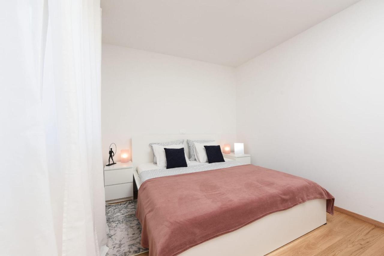 Novi Apartman Franka Apartment ซาดาร์ ภายนอก รูปภาพ